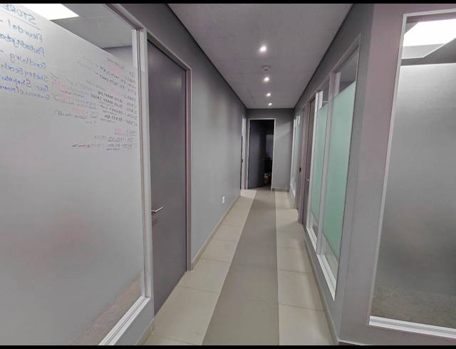 2,002M² OFFICE TO LET IN WATERFALL